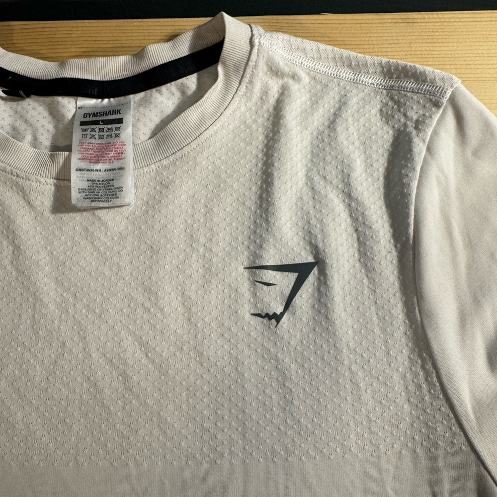 Gymshark White Short Sleeve Performance Crew Shirt - Picture 4 of 7